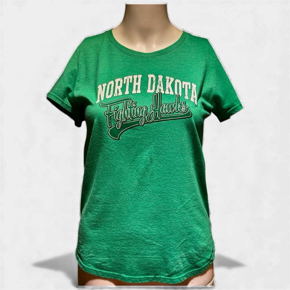 North Dakota Fighting Hawks Green Short Sleeve T-Shirt XS